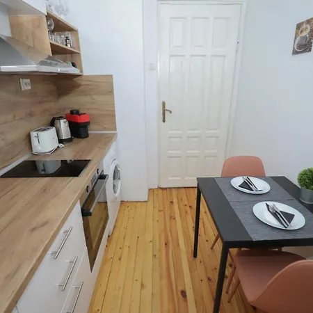 Daire уютна къща в сърцето на *